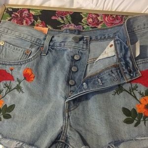 Levi shorts 31 inch waist